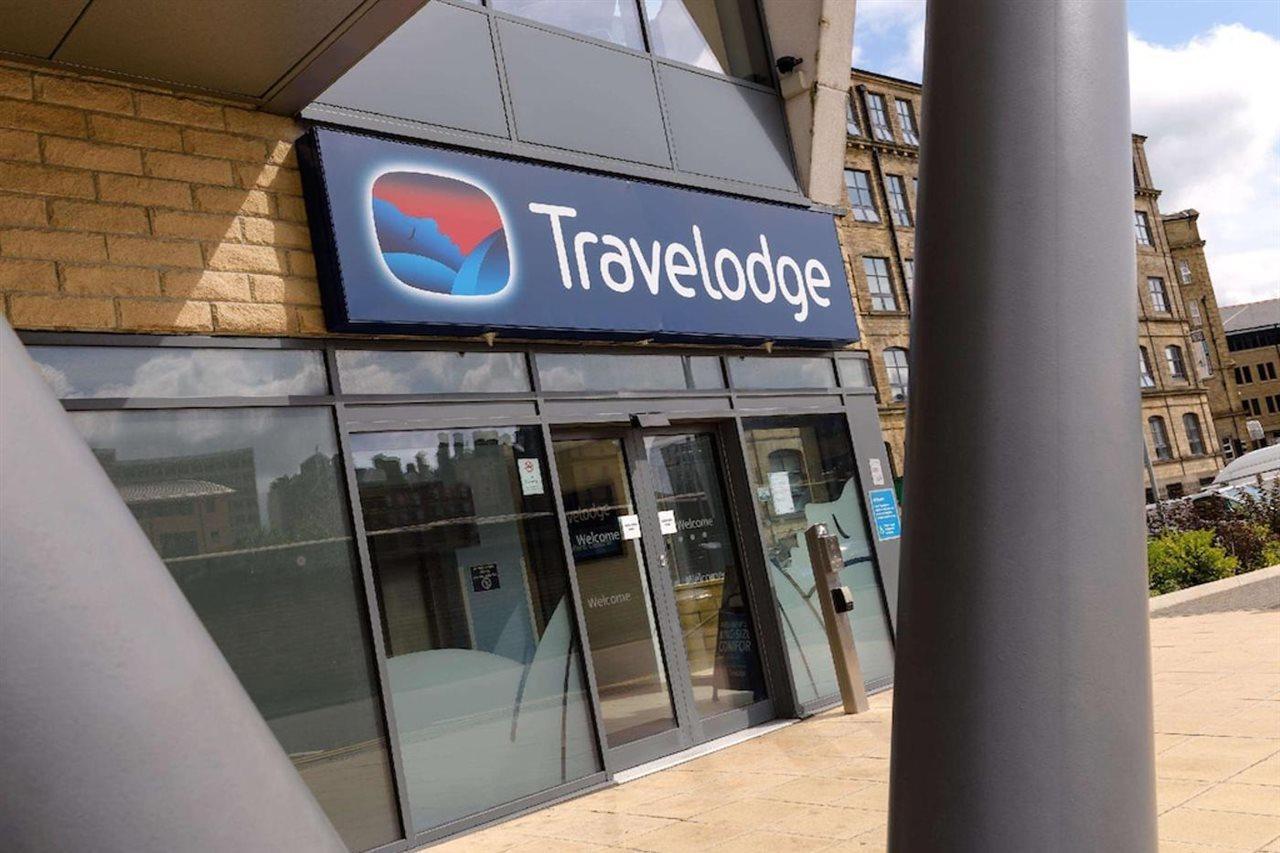 Travelodge Bradford Central Экстерьер фото