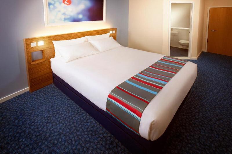 Travelodge Bradford Central Экстерьер фото